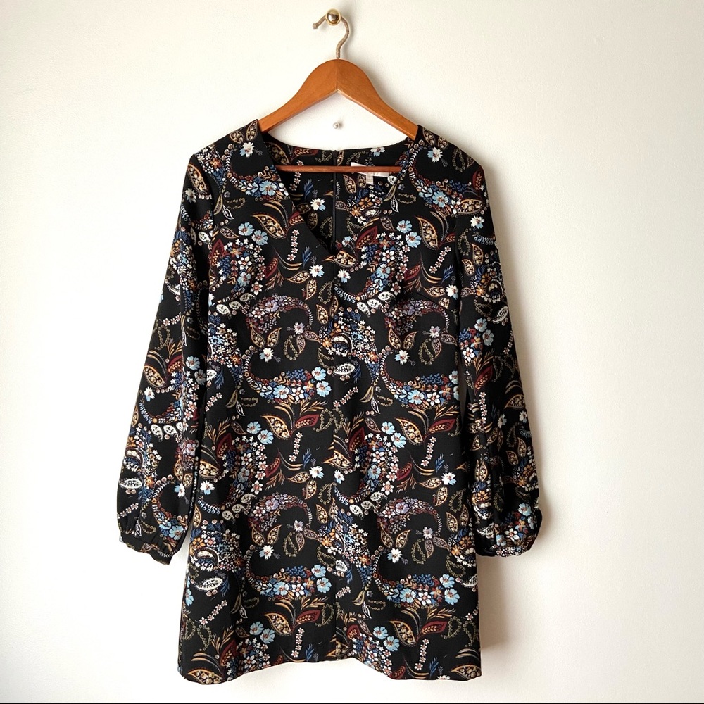 WAYF Black Floral V-Neck Dress
